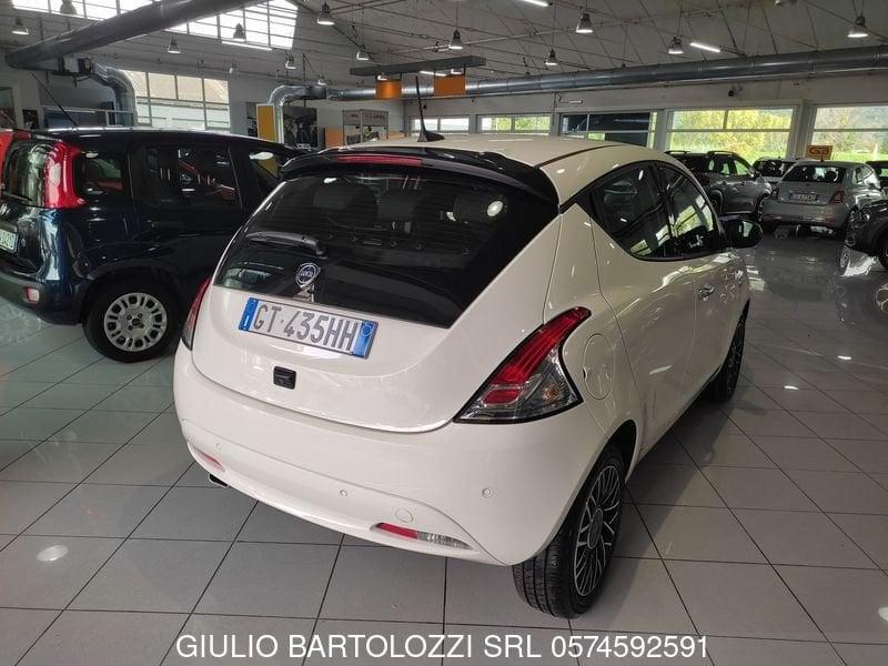 Lancia Ypsilon 1.0 FireFly 5 porte S&S Hybrid Platino