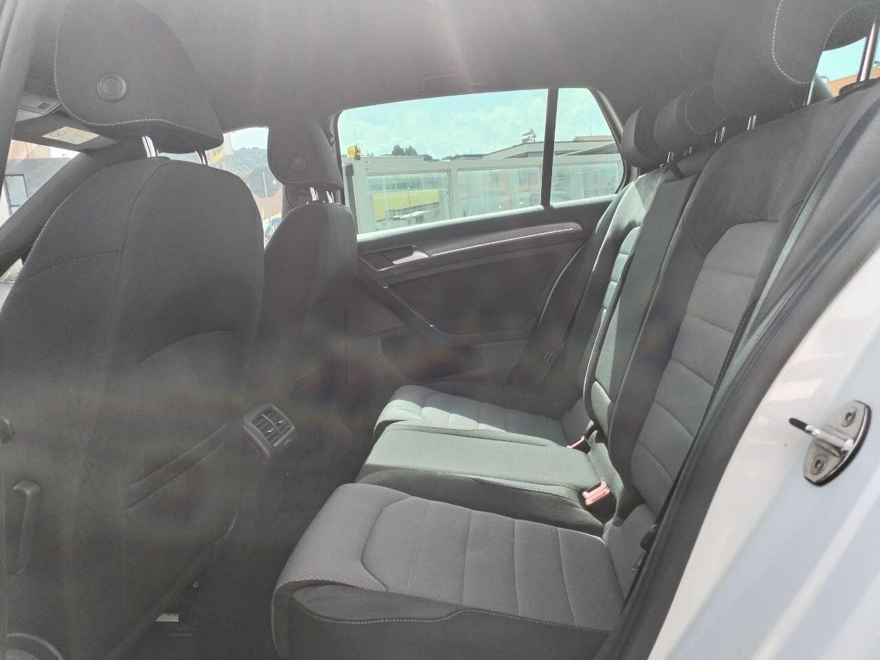 Volkswagen Golf 1.6 TDI 110 CV 5p. R-Line -App Connect-