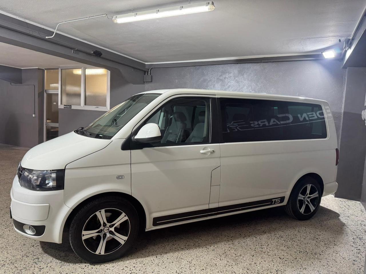 Volkswagen Transporter Caravelle T5 2.5 TDI/131CV Tiptr. PL Trend.