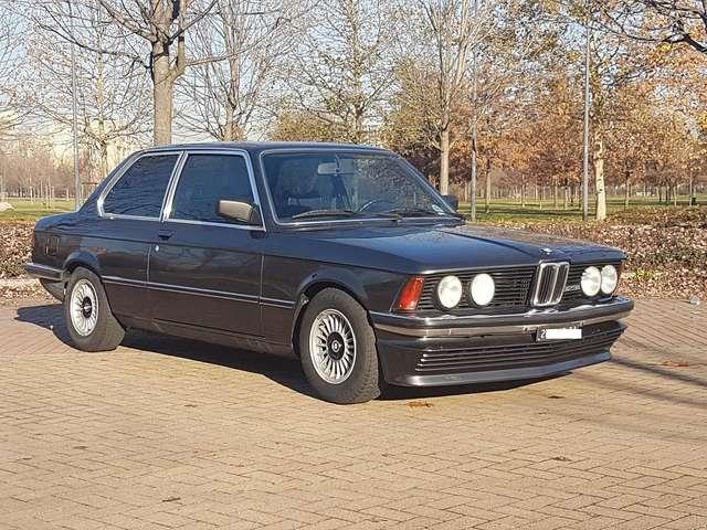 BMW 323 i coupè