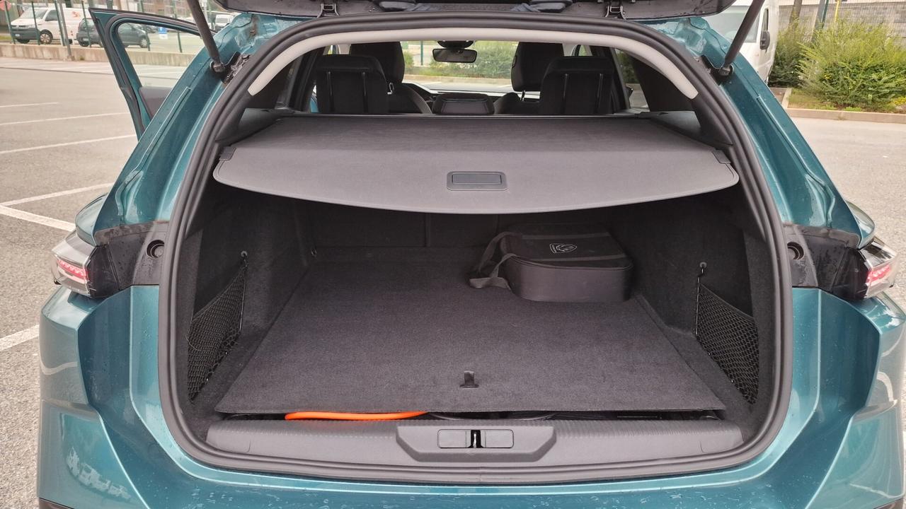 Peugeot 308 Plug-in Hybrid 180 e-EAT8 SW Allure Pack