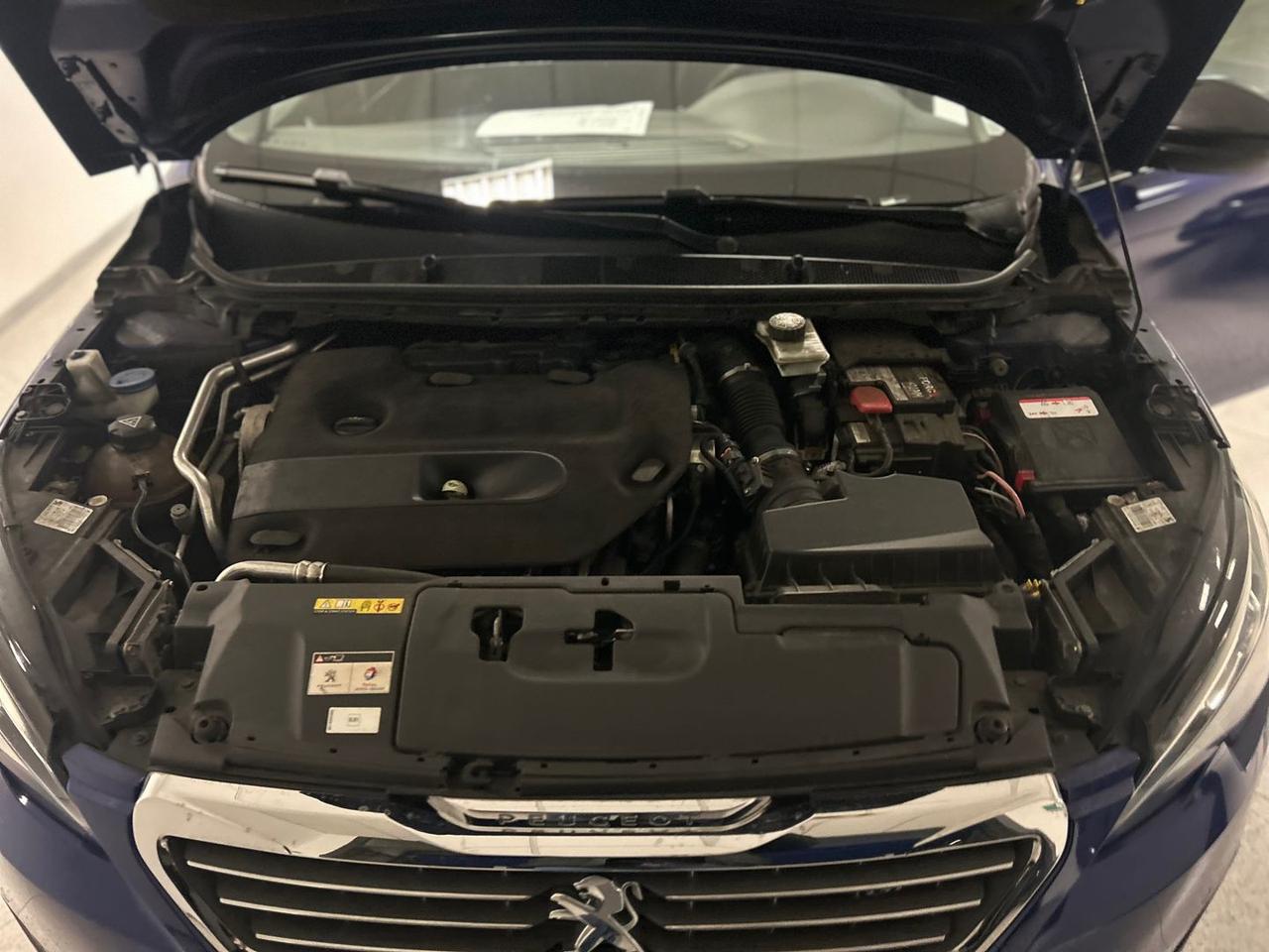 Peugeot 308 GT 2.0 Blue HDI 180 #8731