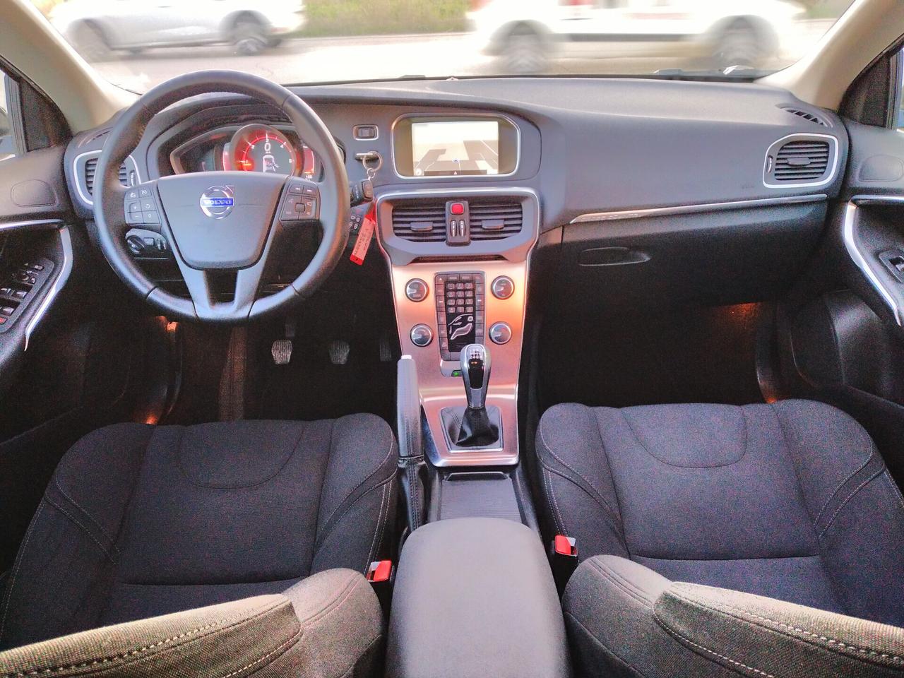 Volvo V40 Cross Country 2.0D 120CV Momentum