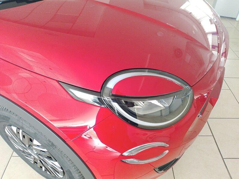 FIAT 600e - Red