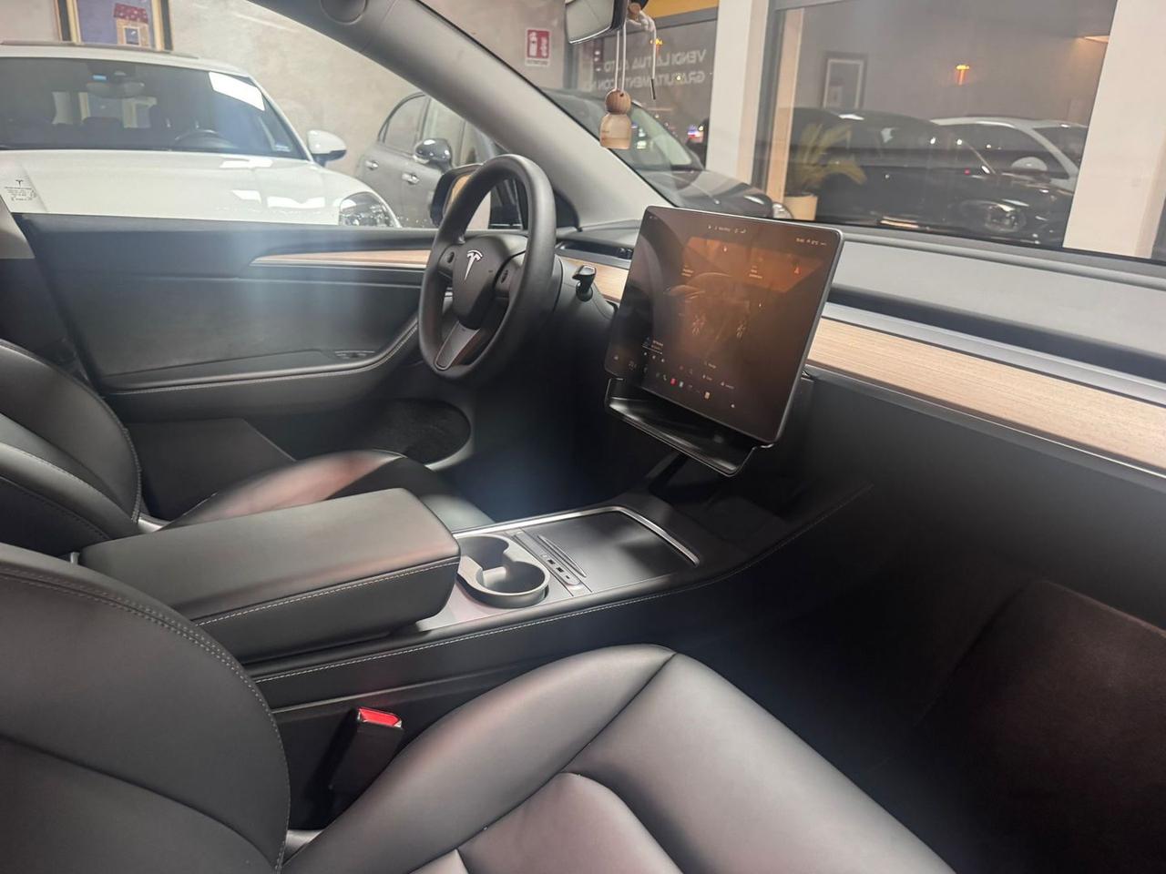 Tesla Model Y -- Standard Range / Standard S #8355