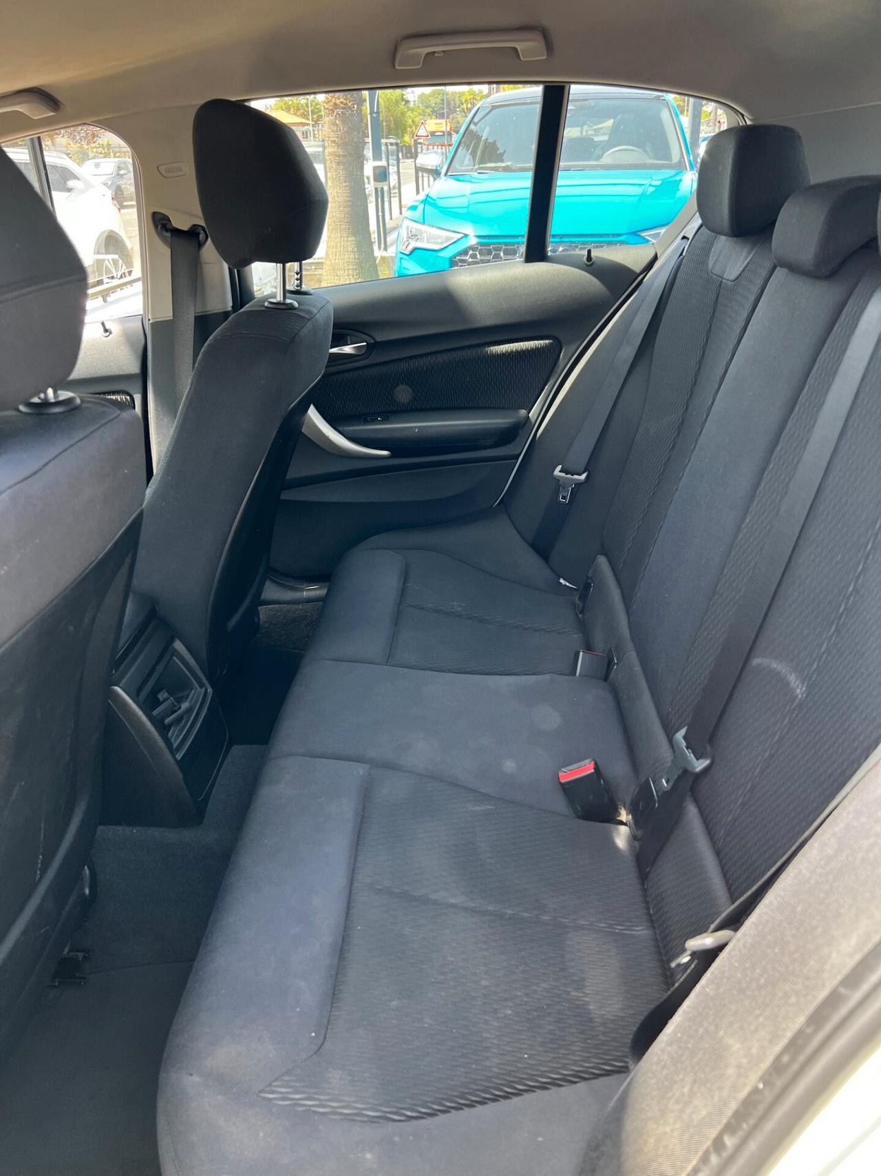 Bmw 114 114d 5p. Unique