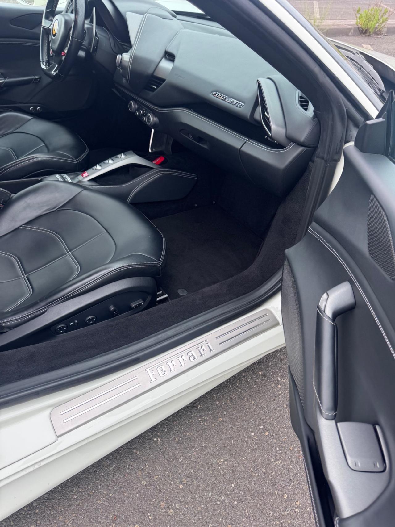 Ferrari 488 GTB PERMUTE iva book full lift carbonio