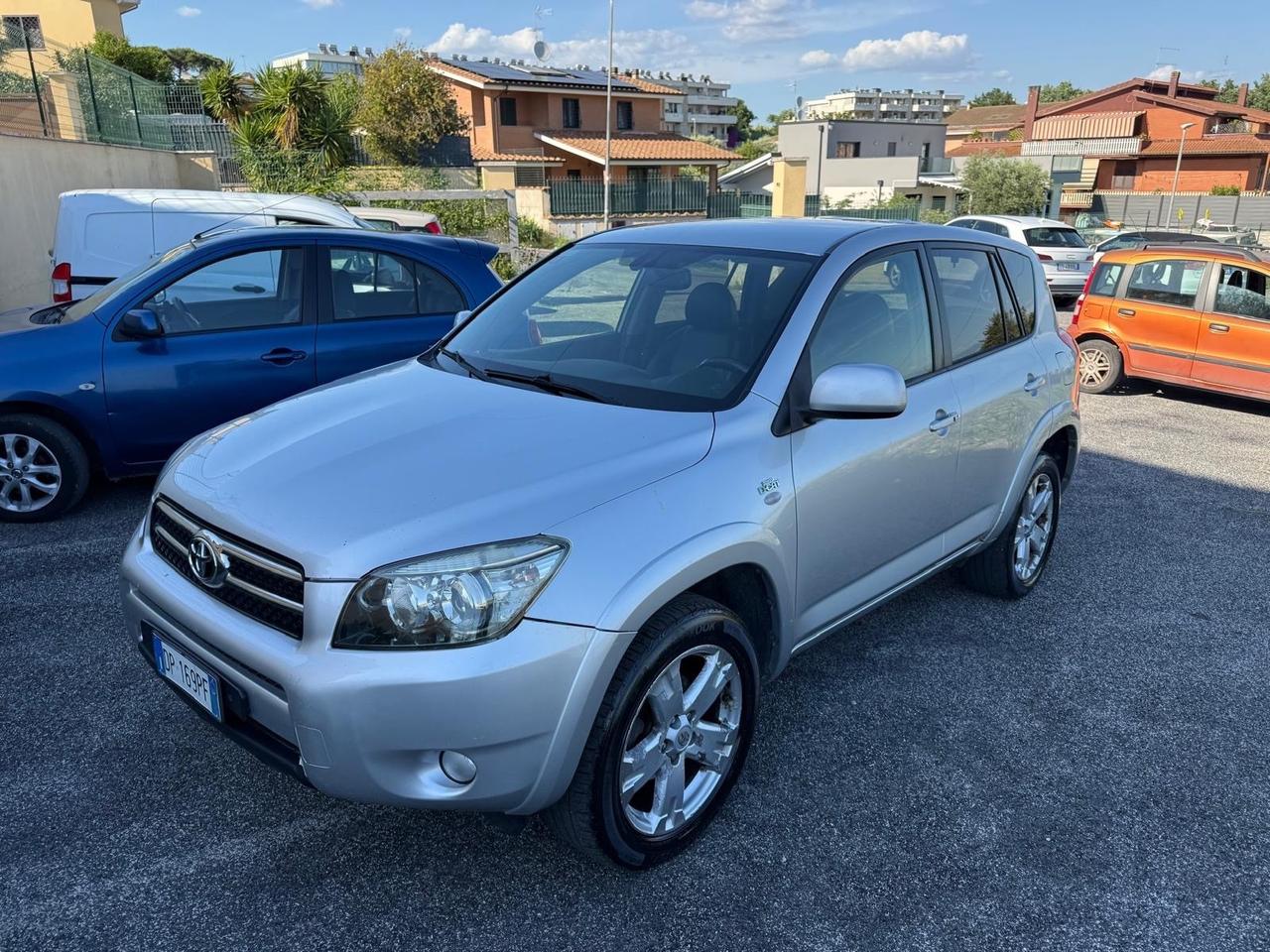 Toyota RAV 4 RAV4 Crossover 2.2 D-Cat 177 CV Luxury