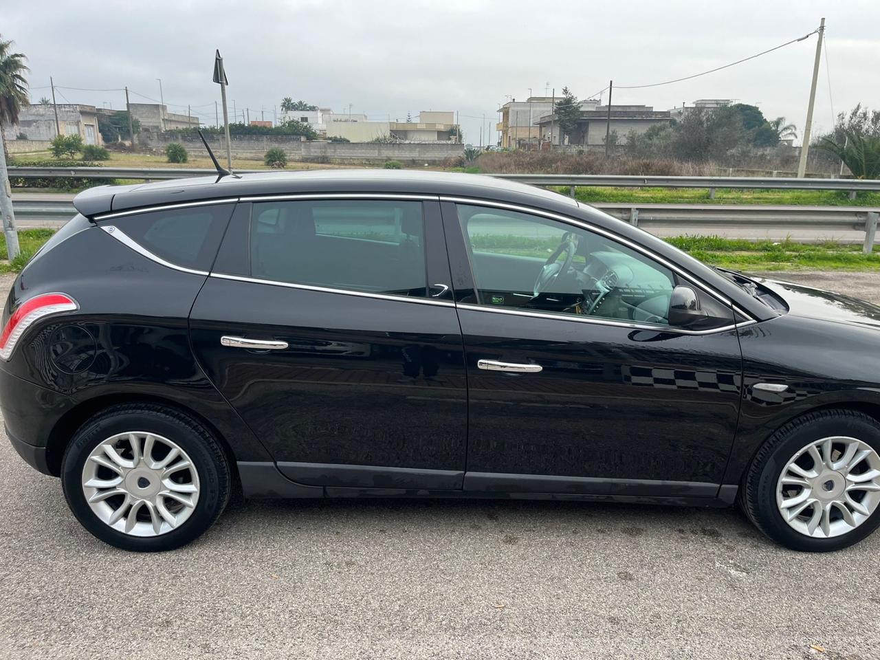 Lancia Delta 1.6 MJT Silver - 2011