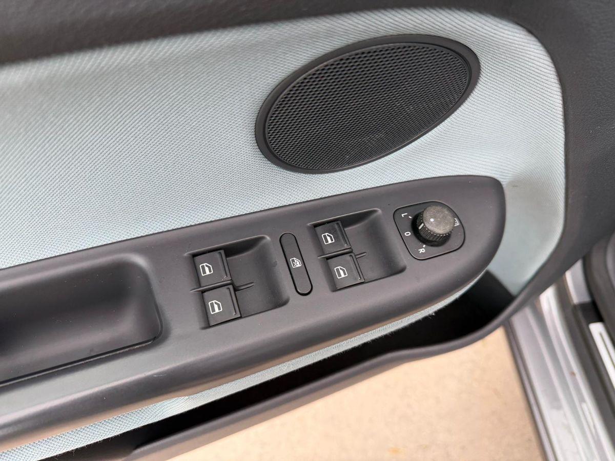 VOLKSWAGEN - Golf Plus