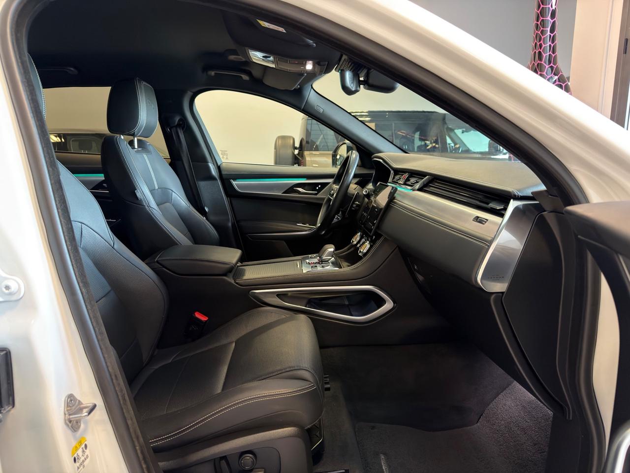 Jaguar F-Pace 2.0 D 204 CV AWD aut. R-Dynamic SE