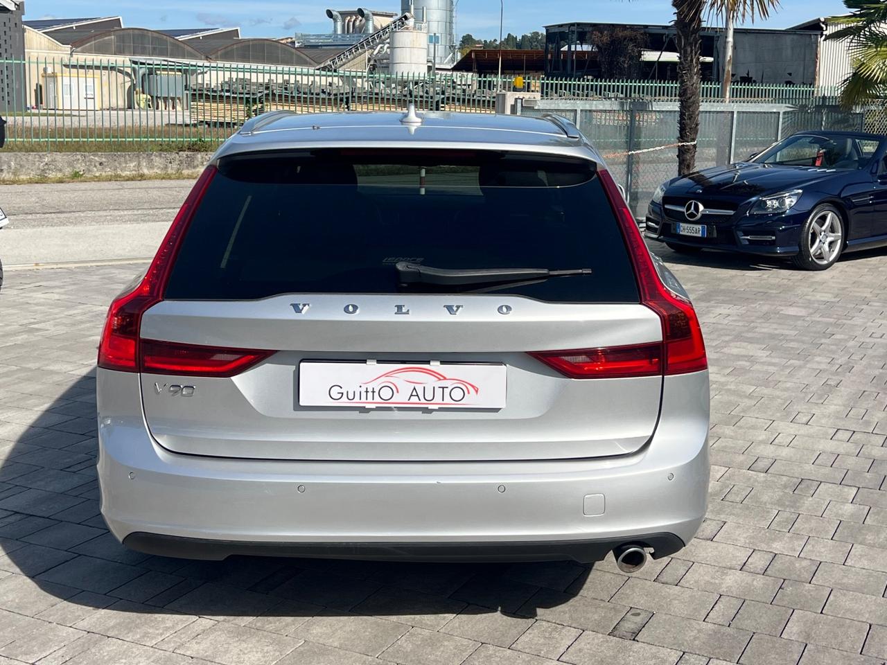 Volvo V90 D3 Momentum FINANZIABILE