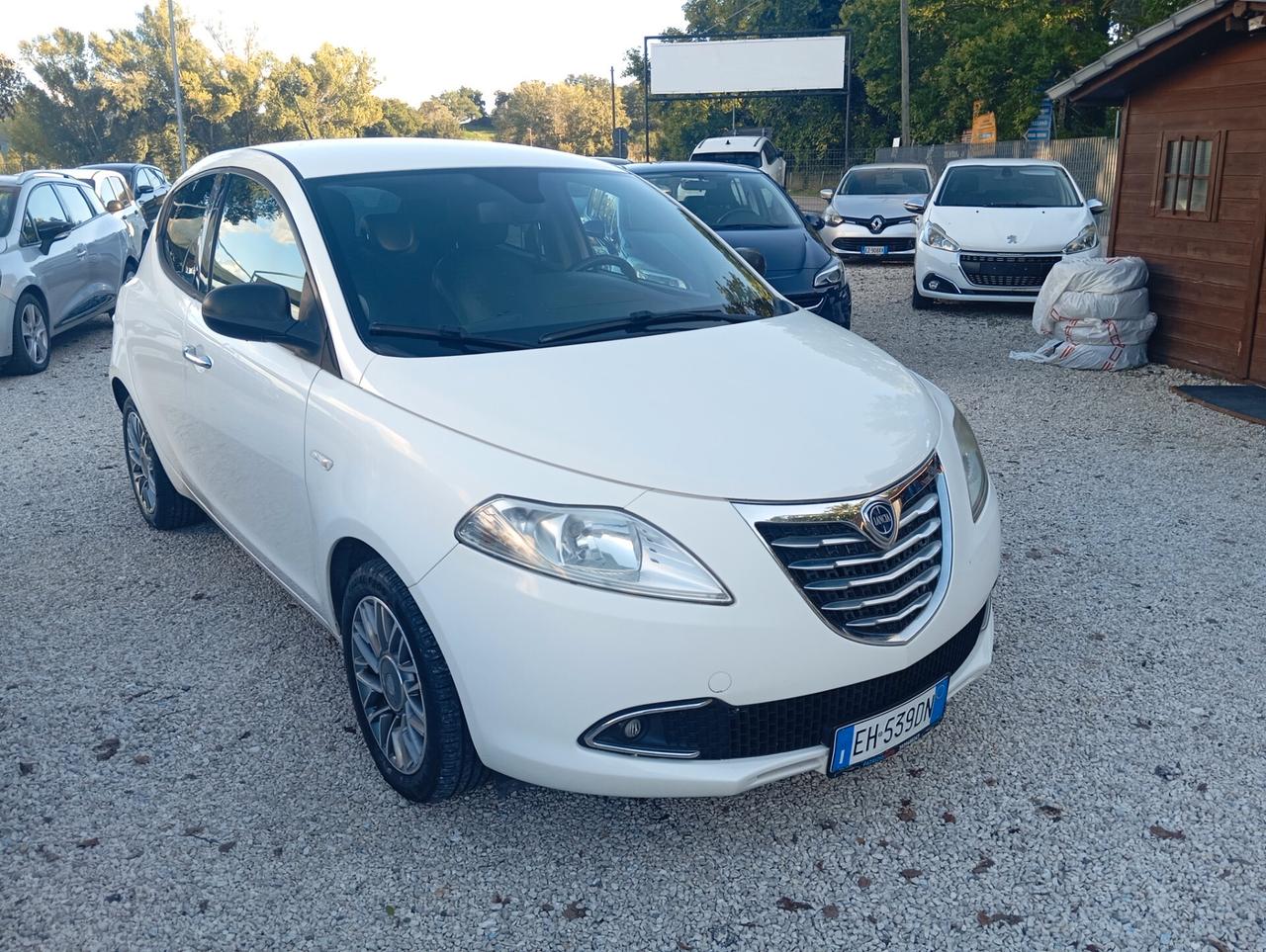 Lancia Ypsilon 1.2 69 CV 5 porte S&S Silver