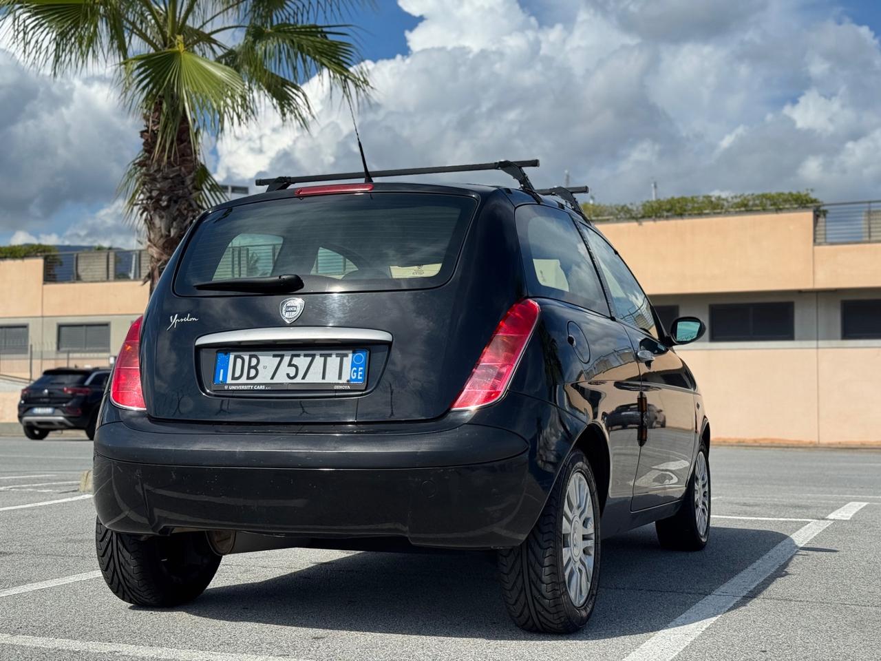 LANCIA YPSILON 1.2 BENZINA MOMO DESING NEO PATENTATI