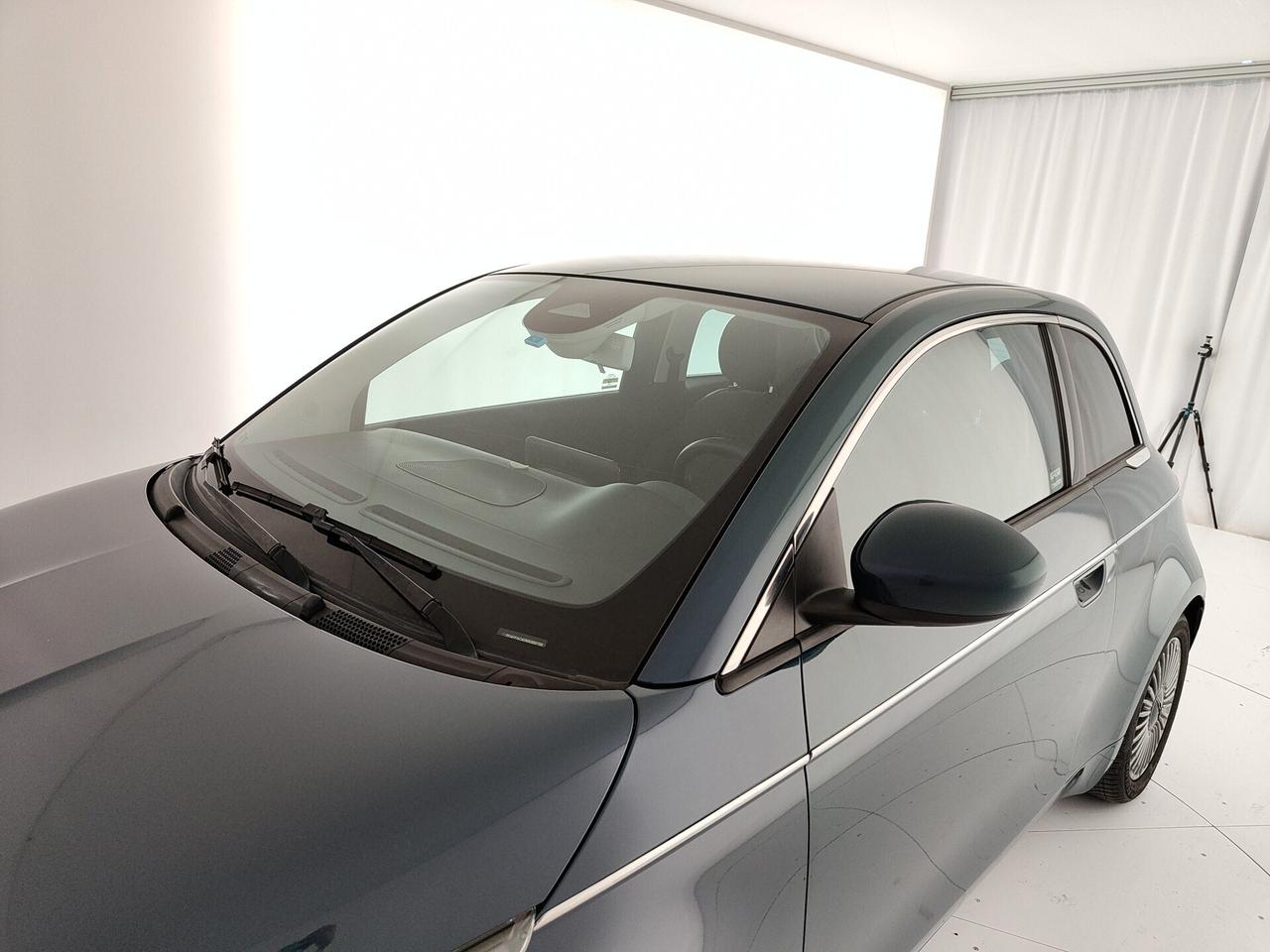 Fiat 500e Berlina 42 kWh La Prima