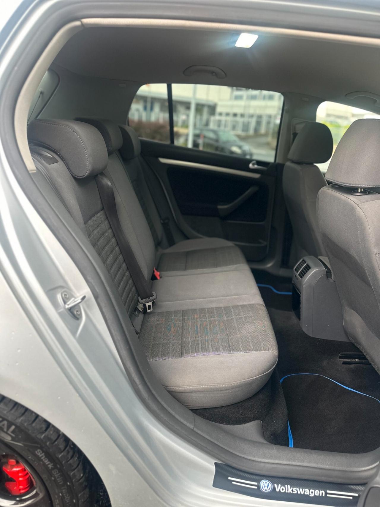 Volkswagen Golf 1.6 16V FSI 5p. Comfortline