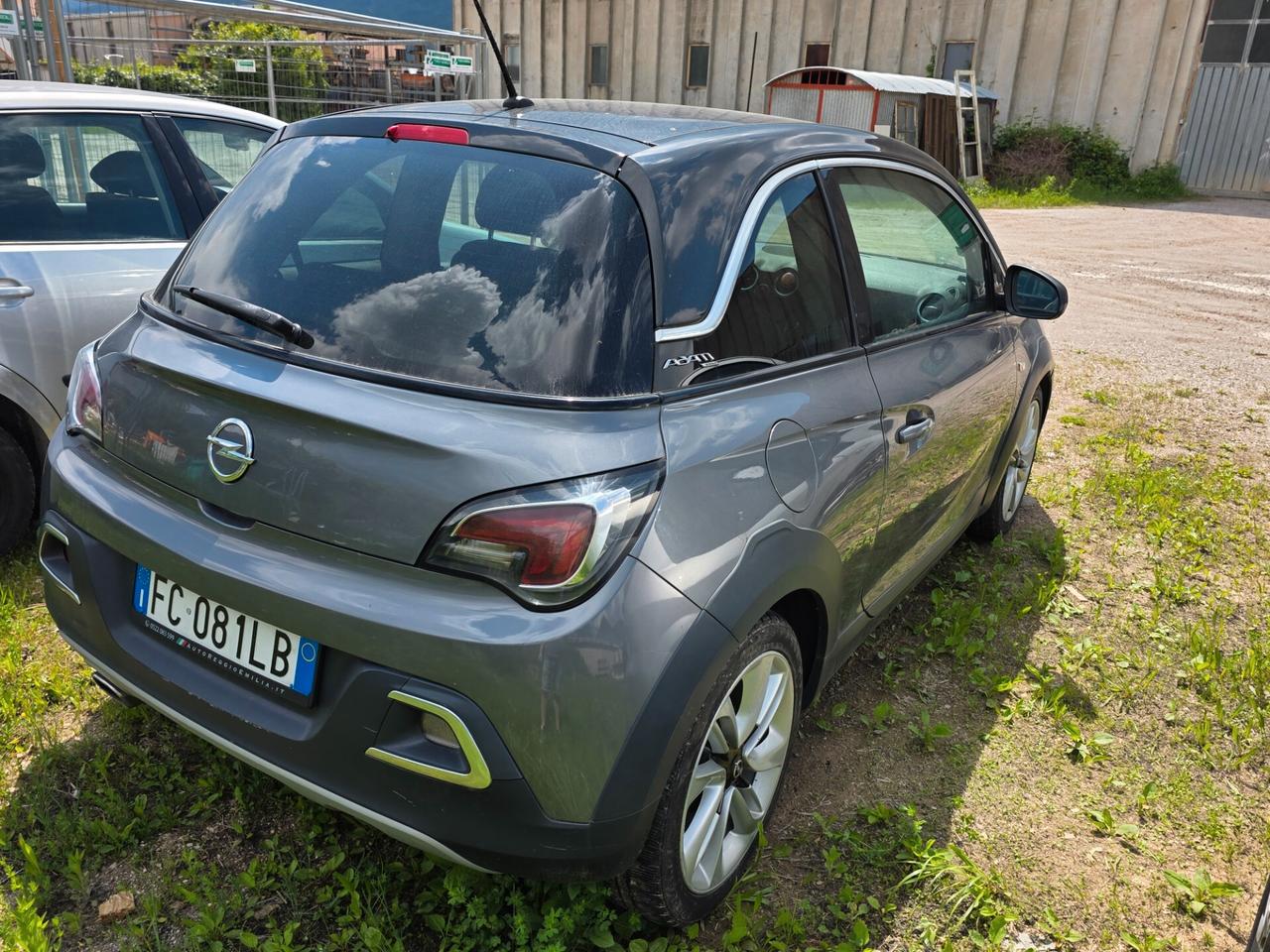 Opel Adam 1.2 70 CV anno 2016 90.000km