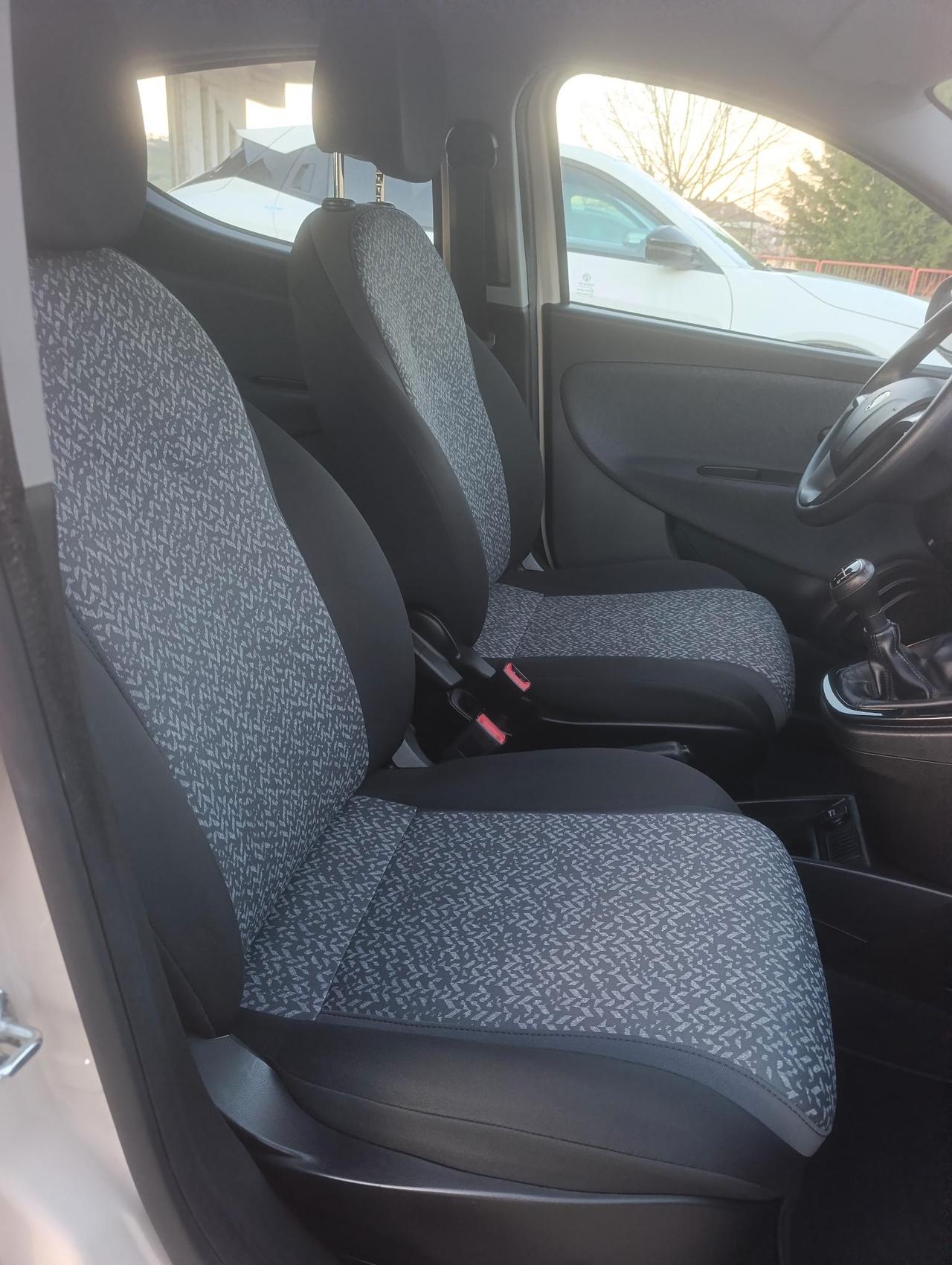 Lancia Ypsilon 5 Porte Ypsilon 1.3 mjt Silver s&s 95cv