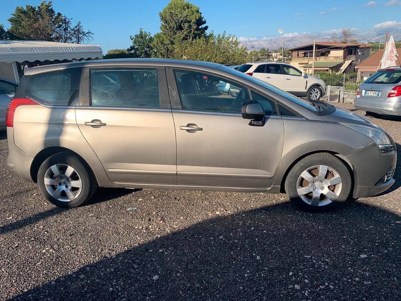 Peugeot 5008 1.6 HDi 112CV Premium