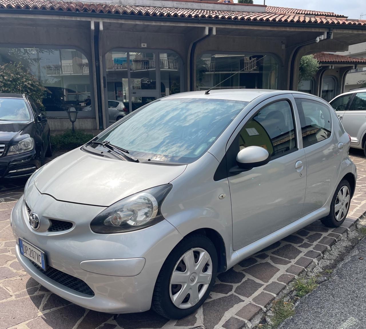 Toyota Aygo 1.4 turbodiesel 5 porte Sol