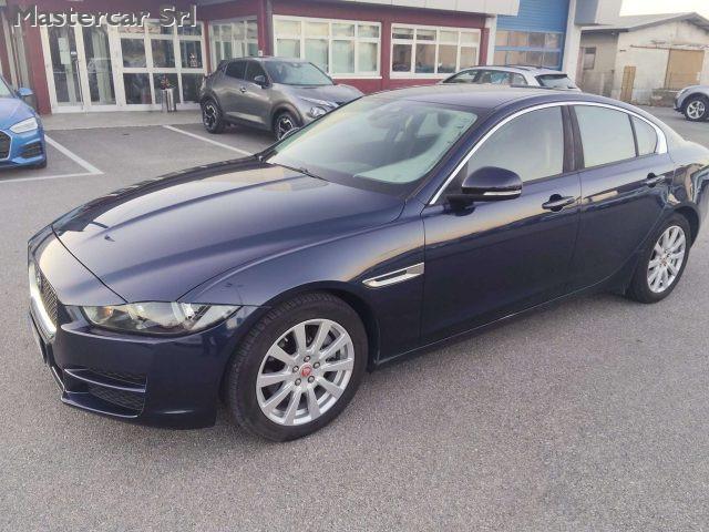 JAGUAR XE XE 2.0d Pure Business edition 180cv tg :FG873SR
