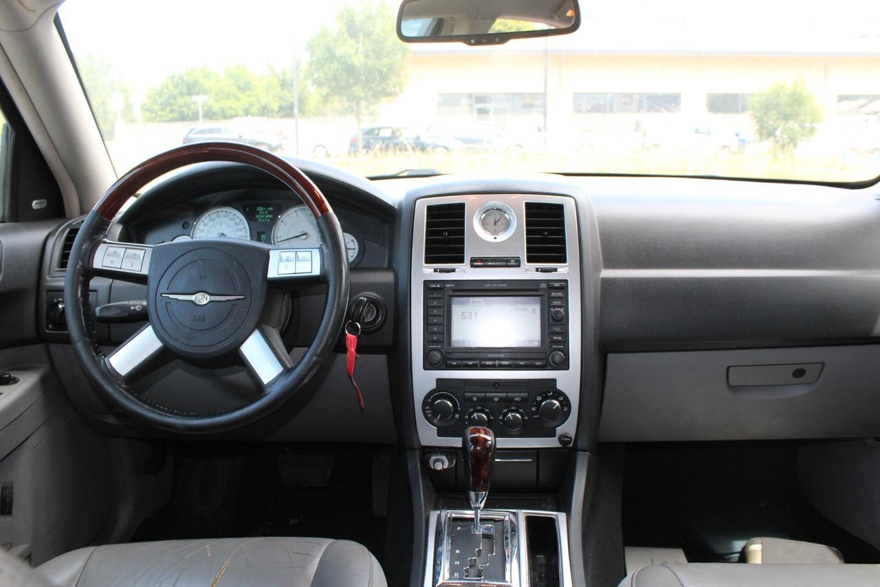 Chrysler 300C 3.0 V6 CRD berlina