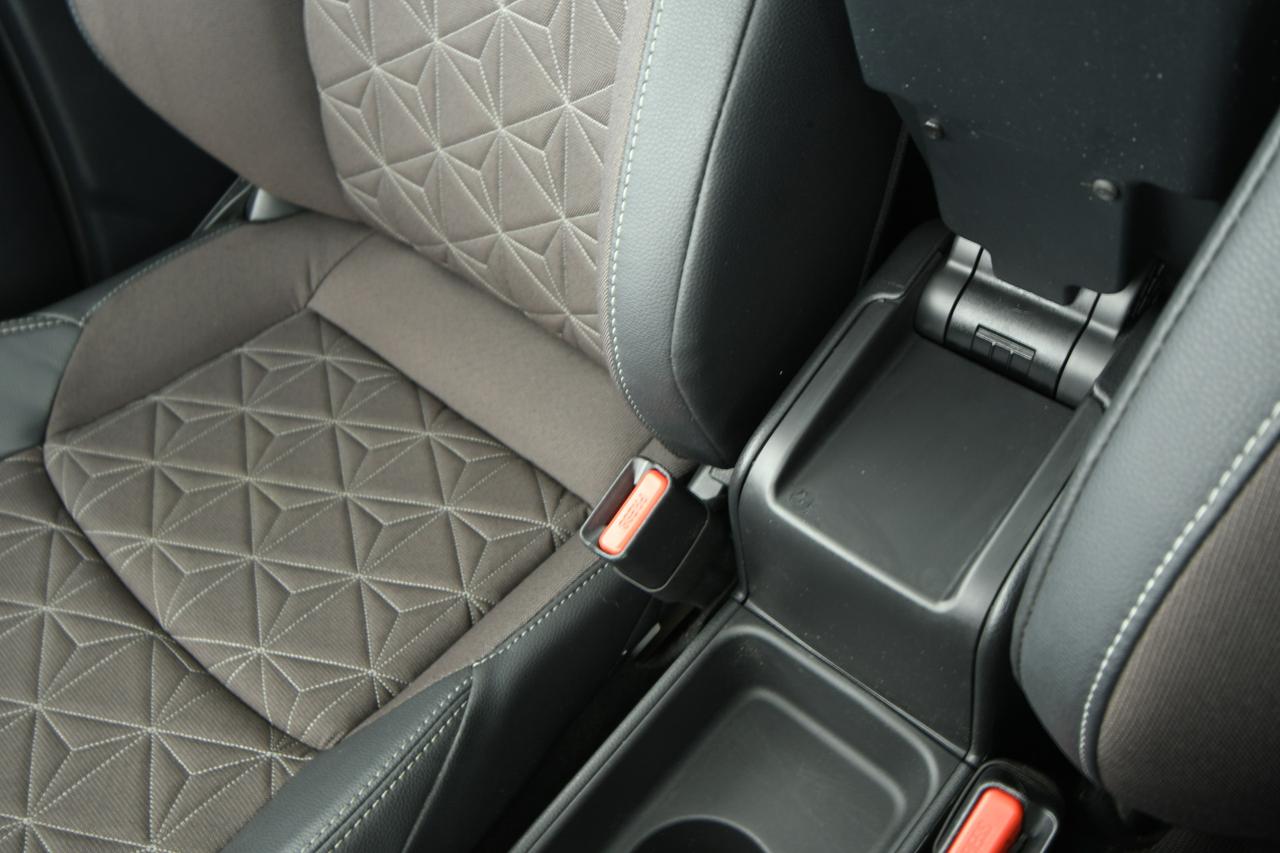 TOYOTA Yaris Cross 1.5h Lounge fwd 116cv e-cvt NEOPATENTATI+CAMERA+ACC