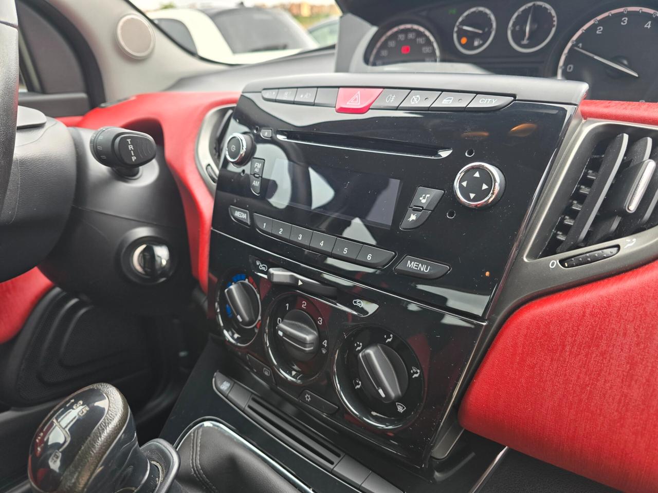 Lancia Ypsilon 1.2 69 CV 5 porte S&S Gold