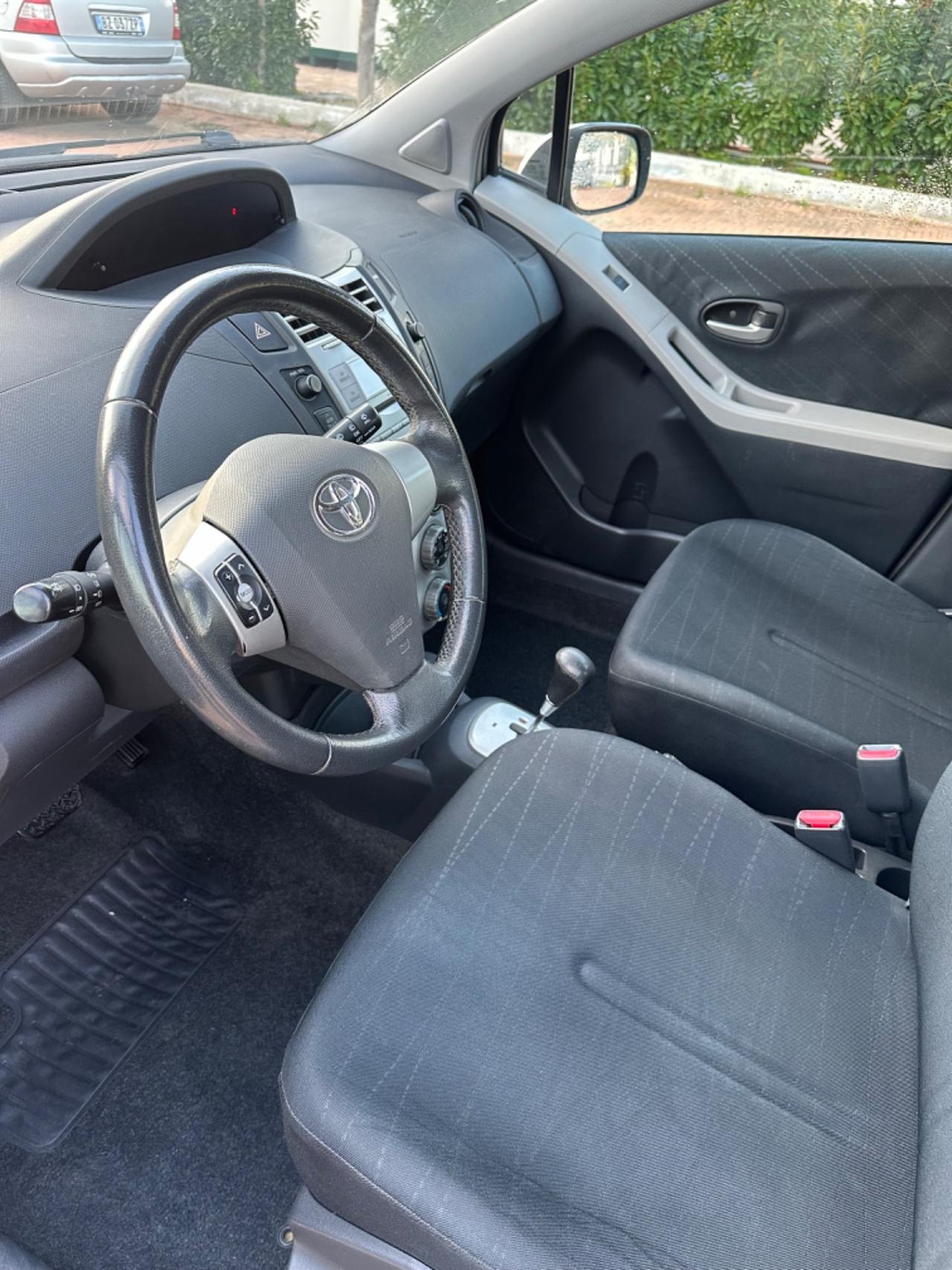 Toyota Yaris 1.3 5 porte