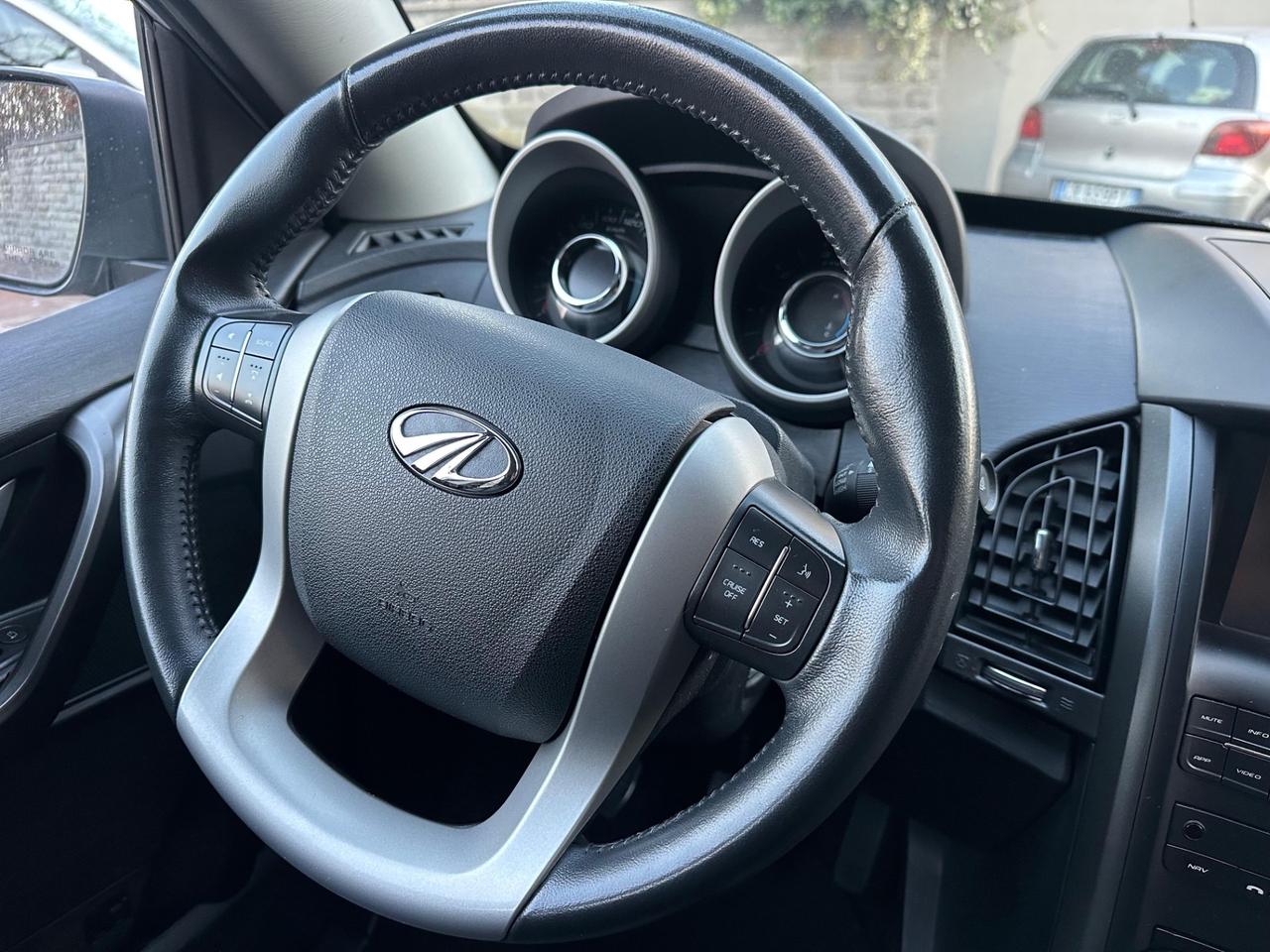 Mahindra XUV500 7 POSTI 2.2 16V AWD W10