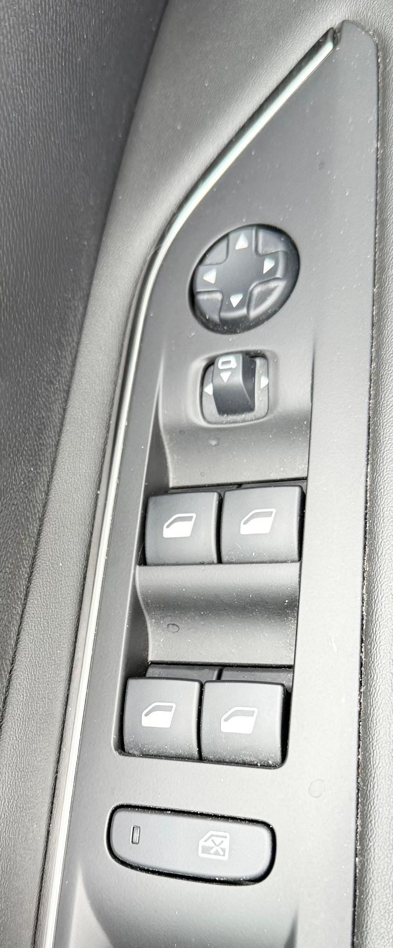 Peugeot 3008 1.5 Diesel Allure Automatica 131 Cv