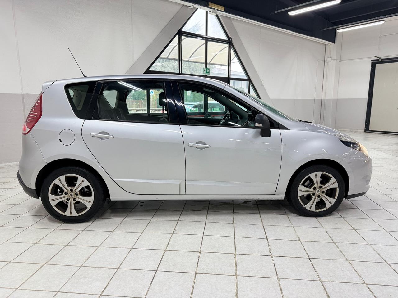 Renault Scenic Scénic X-Mod 1.9 dCi 130CV Luxe