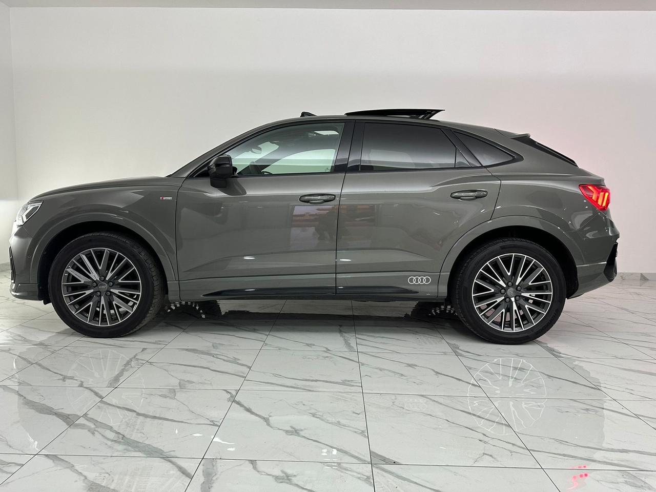 AUDI Q3 SPORTBACK S-LINE TETTO/LUCI AMBIENTE/360°