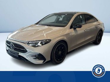Mercedes-Benz CLA 200 Automatic 4Matic Coupé AMG Line Premium