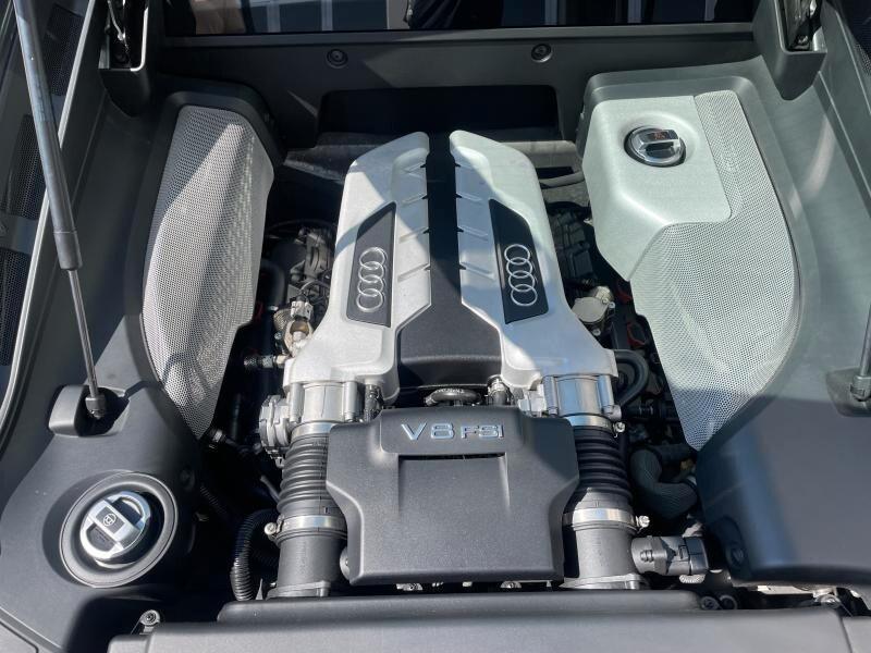 Audi R8 Coupe 4.2 V8 quattro r-tronic