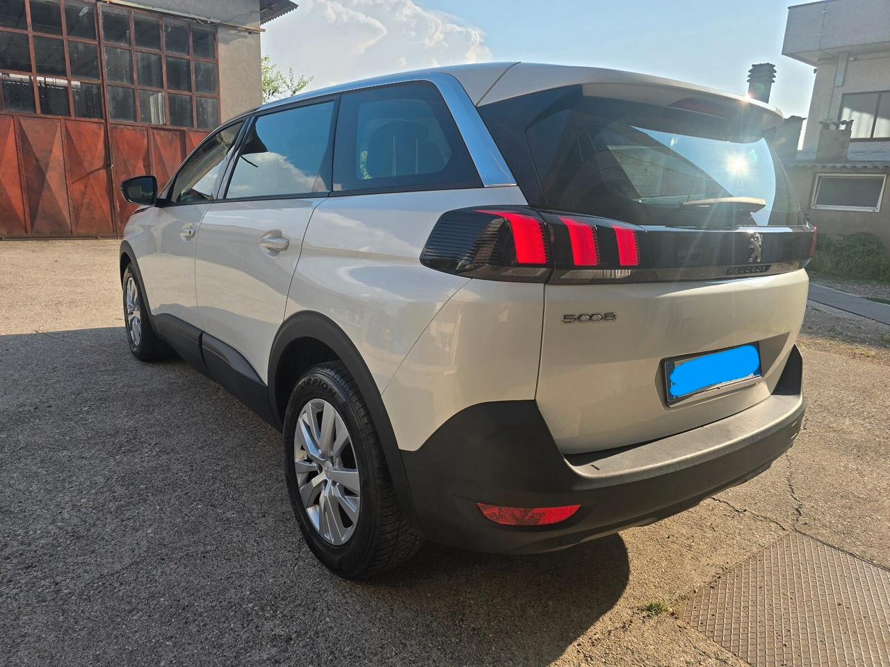 Peugeot 5008 BlueHDi 130 S&S EAT8 Active Pack