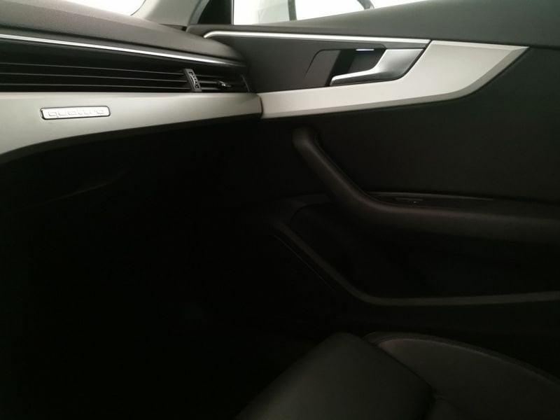 Audi A4 allroad 40 2.0 tdi mhev Identity Contrast quattro 204cv s-tronic