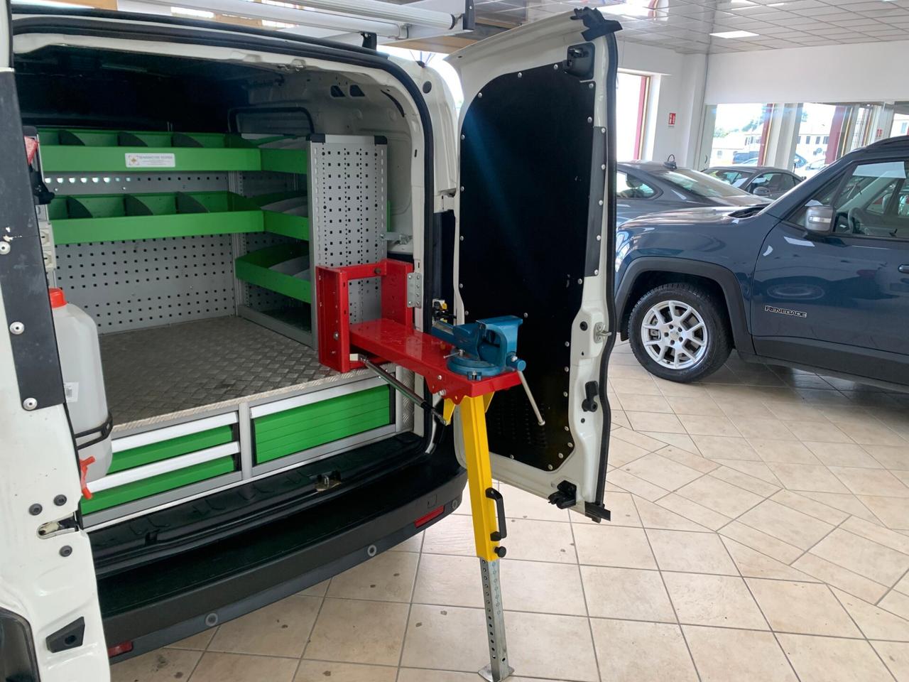 Fiat Doblò 1.4 T-Jet Natural Power *ATTREZZATO+220V*