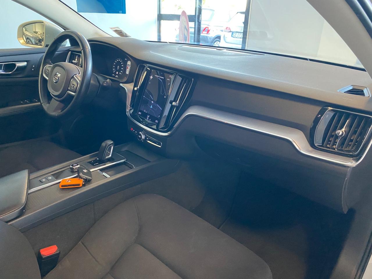 Volvo V60 B4 2.0 197 CV Geartronic Momentum Business Pro