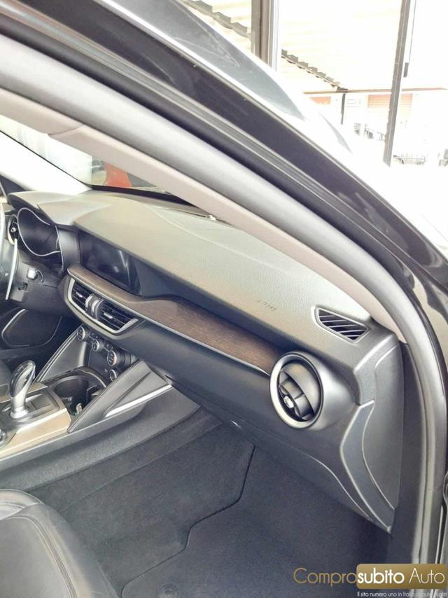 ALFA ROMEO Stelvio 2.0 Turbo 280 CV AT8 Q4 Super