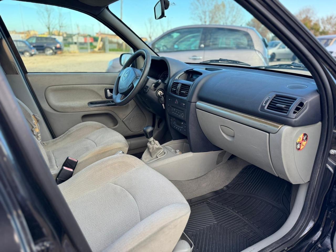 Renault Clio 1.2 16V cat 5 porte Privilège