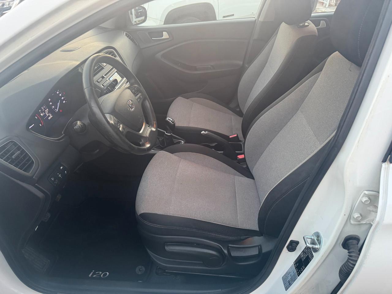 hyundai i20 1.4 crdi 90cv diesel 2016