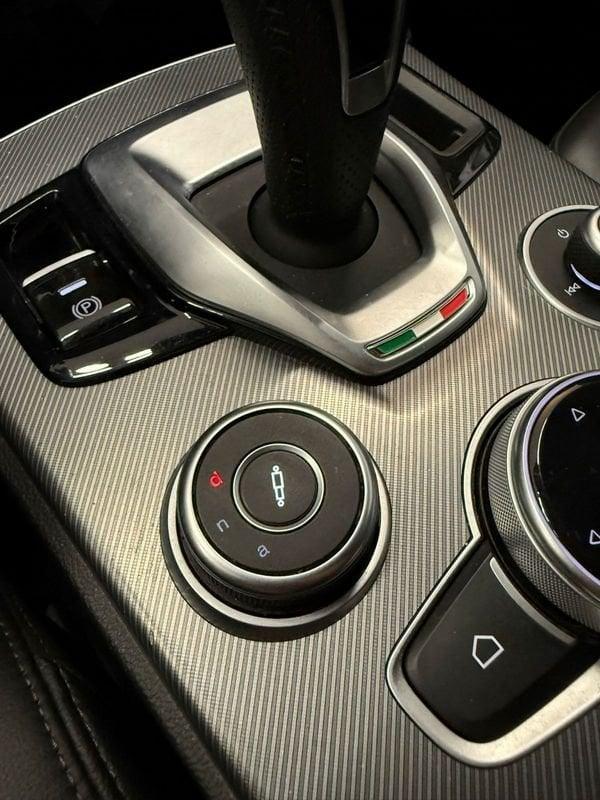 Alfa Romeo Stelvio 2.2 Turbodiesel 210 CV AT8 Q4 Veloce