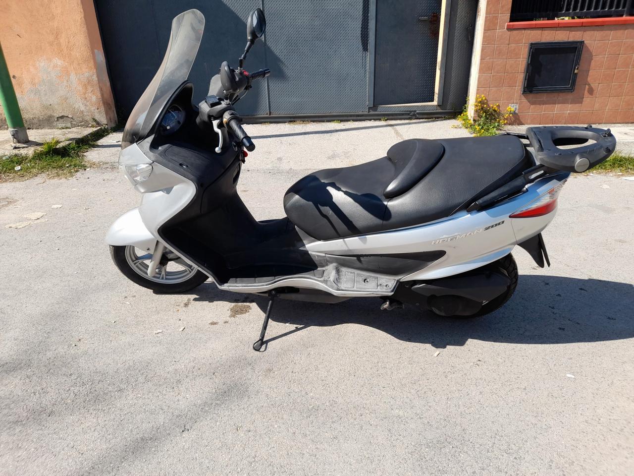 Suzuki Burgman 200cc solo 18 mila km