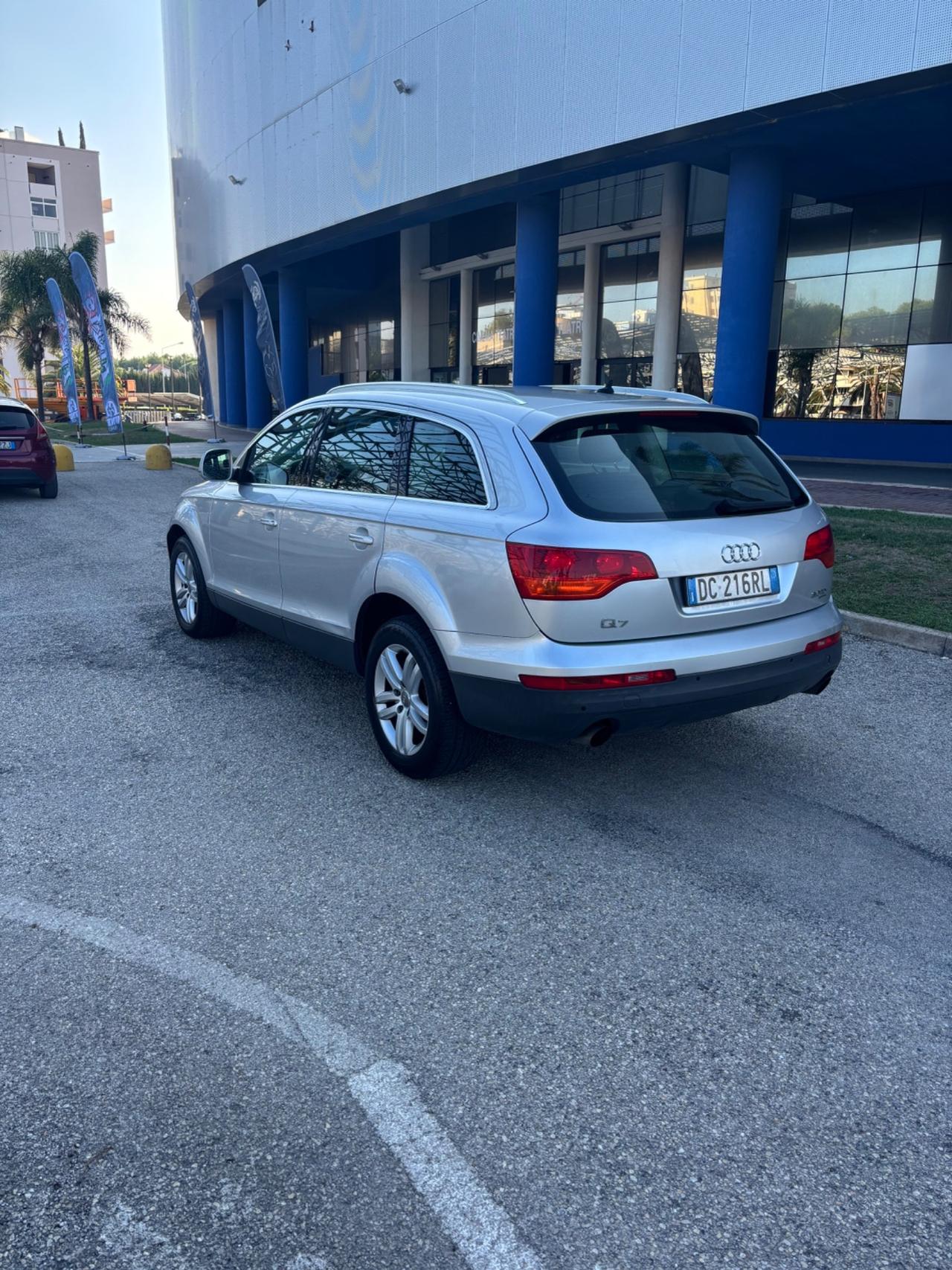 Audi Q7 3.0V6 QUATTRO TIPTRONIC