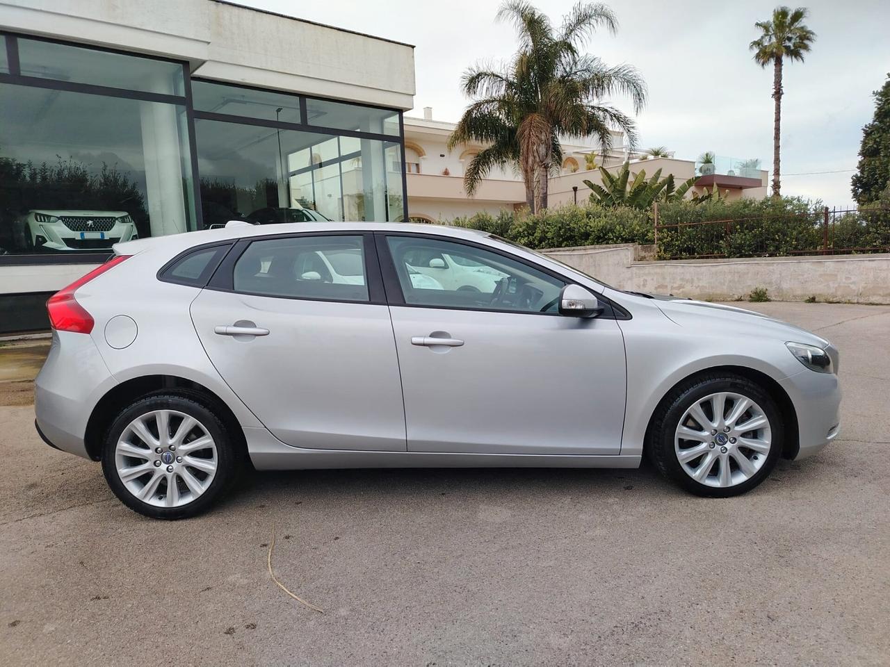 Volvo V40 D2 Momentum