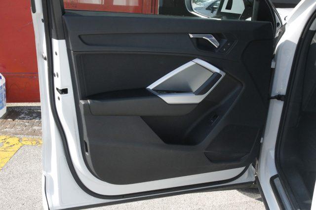 AUDI Q3 35 TFSI S tronic Business Advanced