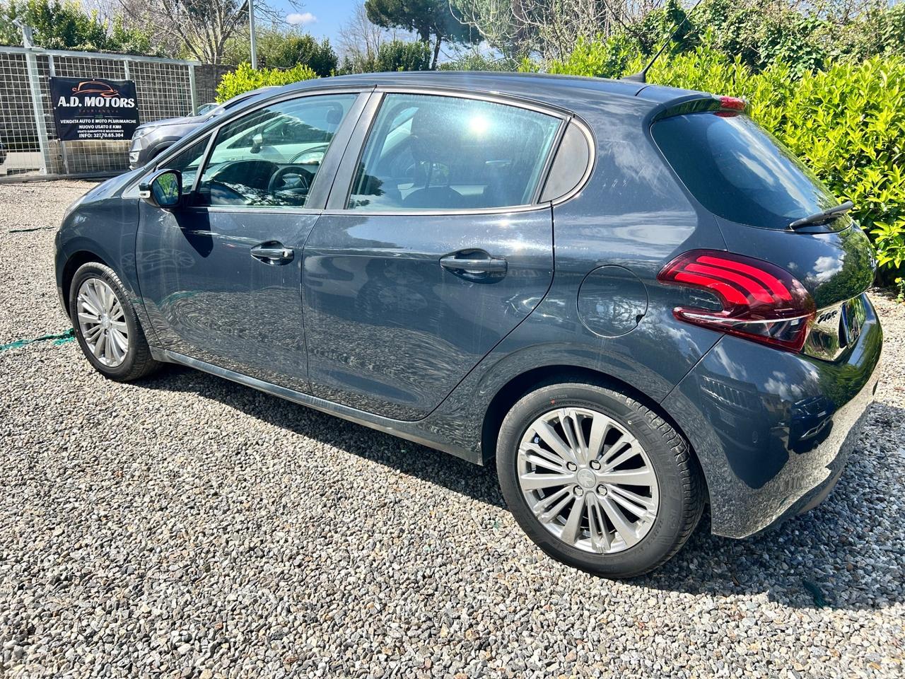 Peugeot 208 PureTech 82 5 porte Allure