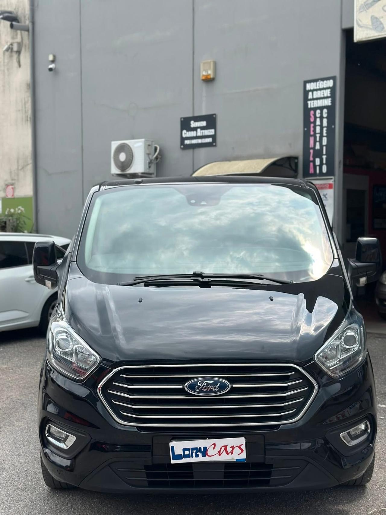 Ford Tourneo Custom 9 POSTI Shuttle Bus 320 2.0 TDCi 170CV aut. PL Tit.