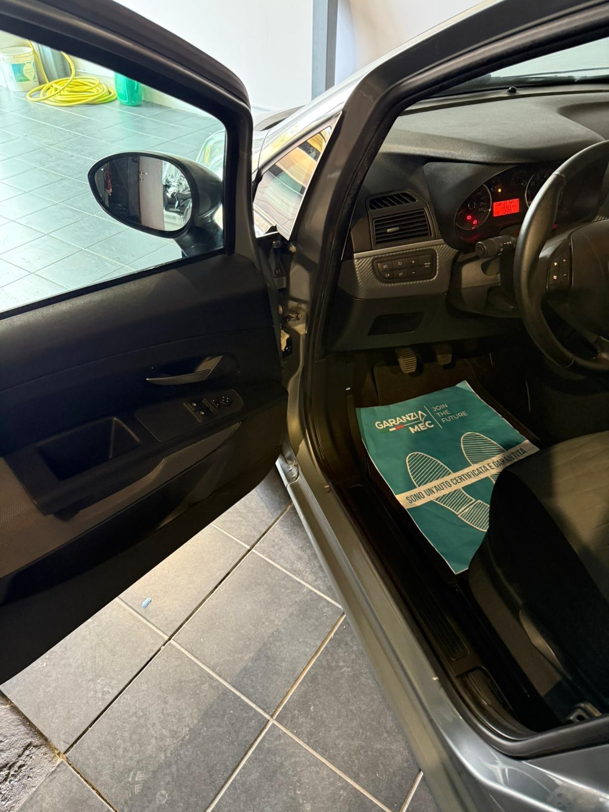 Fiat Grande Punto 1.3 MJT 75 CV -NEOPATENTATI